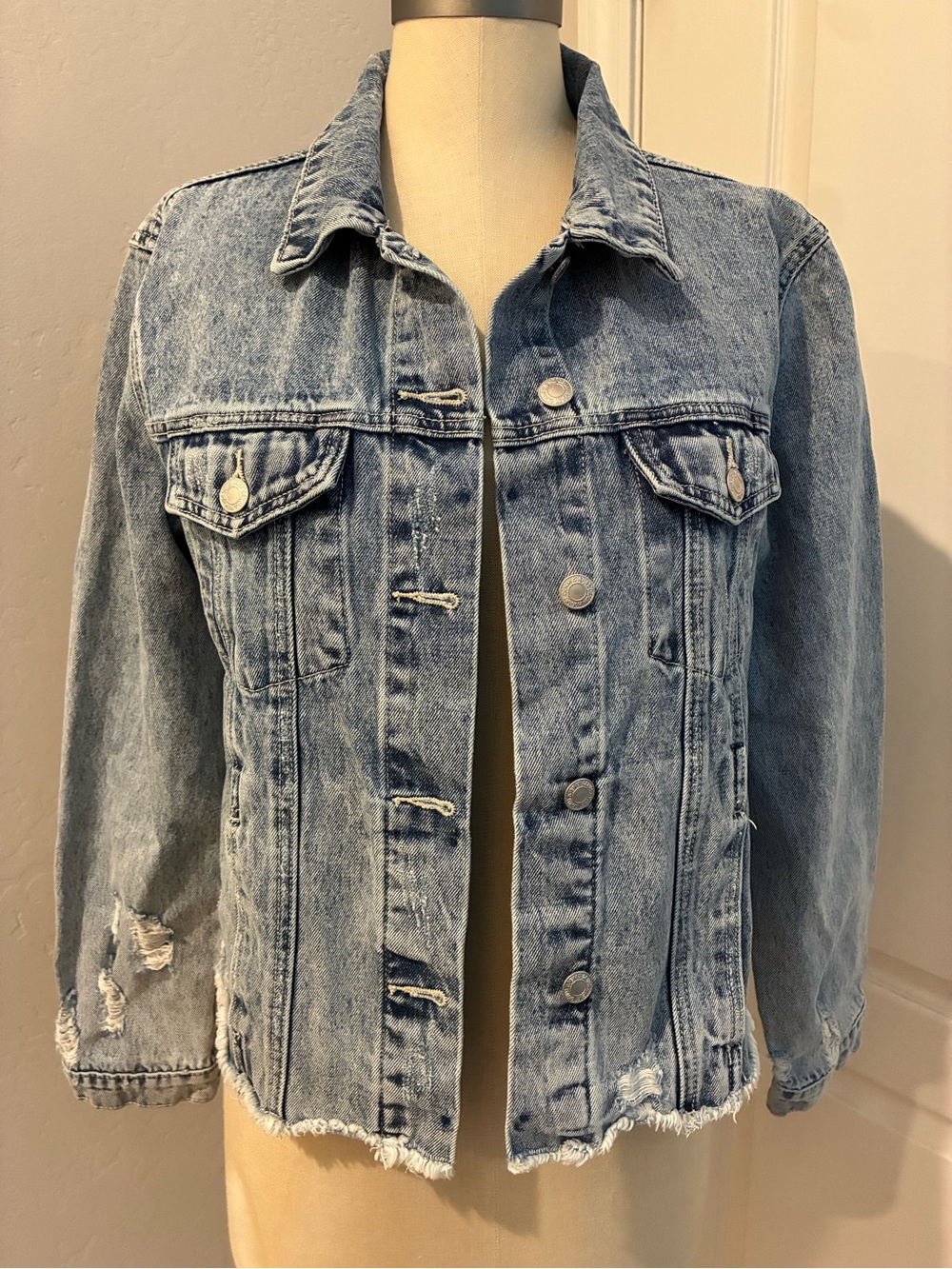 Vervet by Flying Monkey Blue Soul Distressed Classic Crop Denim Jacket VT1157 L
